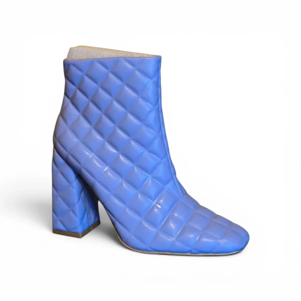 NIB Cape Robbin Likme Periwinkle Quilted Square Toe Block Heel Ankle Boots 8